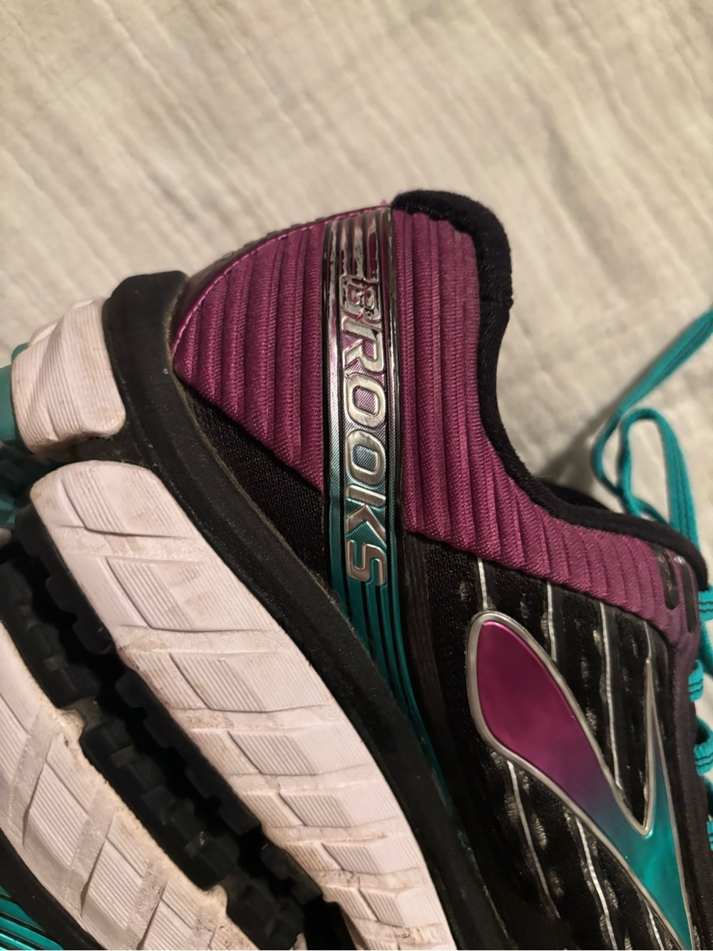 Brooks Women’s Shoes Size 9 - Picture 12 of 15